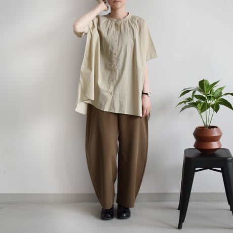 カーブパンツ
