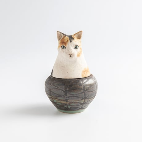 【5月号掲載分】Acne pottery studio｜ネコの頭の付いた花器（D）