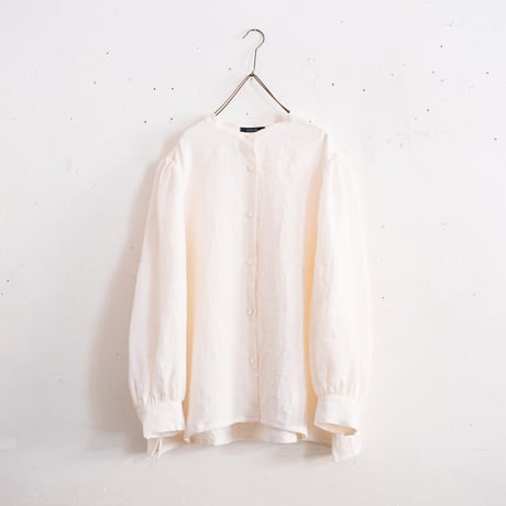 【4月号掲載分】SALUÉ｜パフスリーブシャツ／ライトウェイトリネン　antique white
