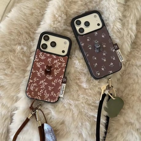 K23047 くすみ小花ベア ストラップ付きiPhoneケース
