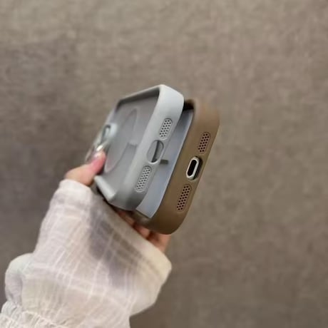 L62286 フレームカラーMagSafe対応iPhoneケース