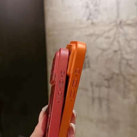 S75483 シャイニーメタルMagSafe iPhoneケース
