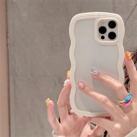 L61144  ウェーブラインのふんわりクリアiPhoneケース