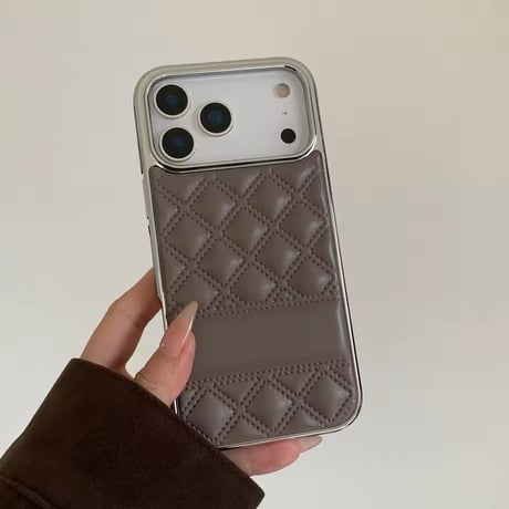 S75186 クラシックキルティング iPhoneケース