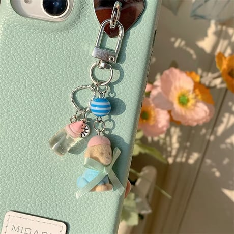 S74653 ゆらゆらチャームのくすみカラーiPhoneケース