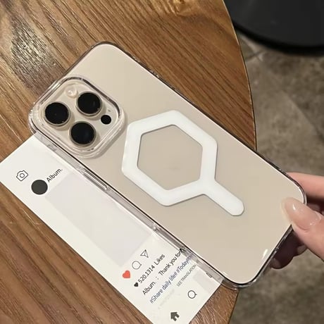 L62123 ホワイトライン MagSafe対応クリアiPhoneケース