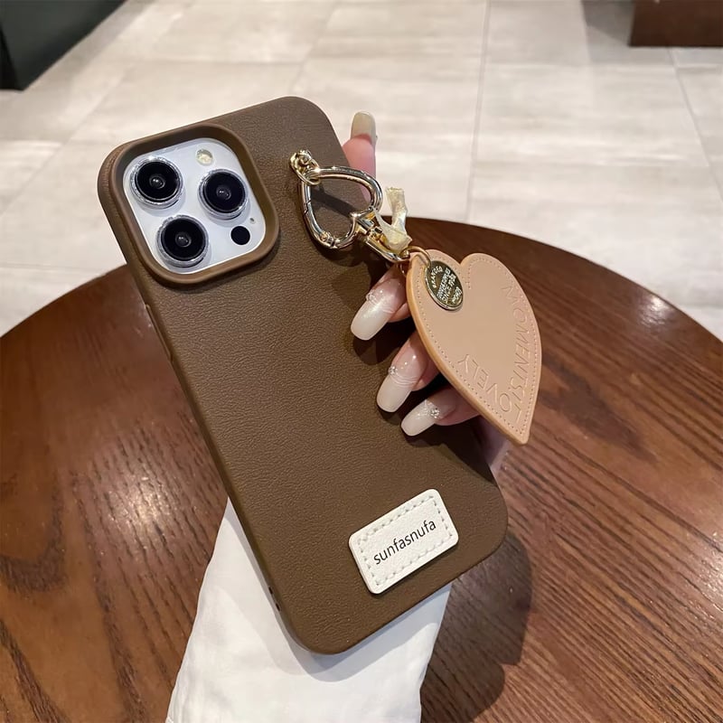 S74551 ハートチャーム付きiPhoneケース | nanomita