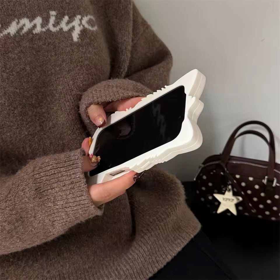 S75243 ちょこんとわんちゃん 立体iPhoneケース | nanomita