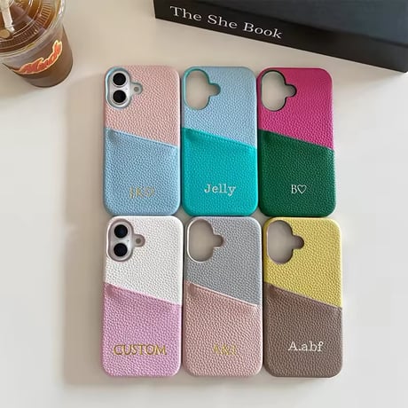 K22768 カスタムイニシャル入りバイカラーポケットiPhoneケース
