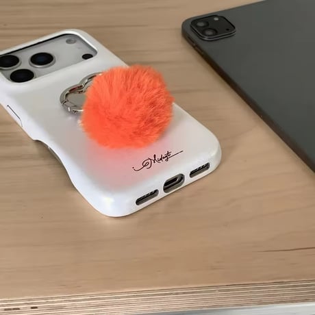 K22993 ふわもこハートポンポン iPhoneケース