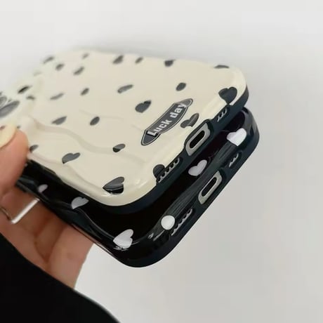 S74595 くねくねハートのモノトーンケース