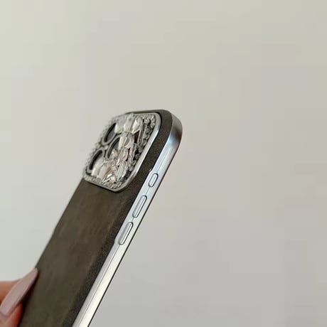 S75184 ビジューカメラフレーム スエードライクiPhoneケース