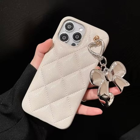 S74600 リボンチャーム付きキルティングiPhoneケース