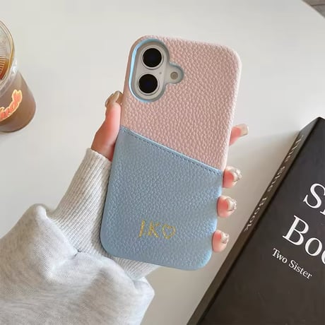 K22768 カスタムイニシャル入りバイカラーポケットiPhoneケース