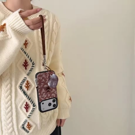 K23047 くすみ小花ベア ストラップ付きiPhoneケース