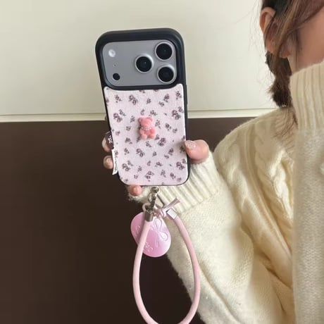 K23047 くすみ小花ベア ストラップ付きiPhoneケース