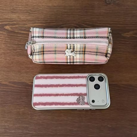 S75259 くすみピンクストライプ ハートアクセント iPhoneケース