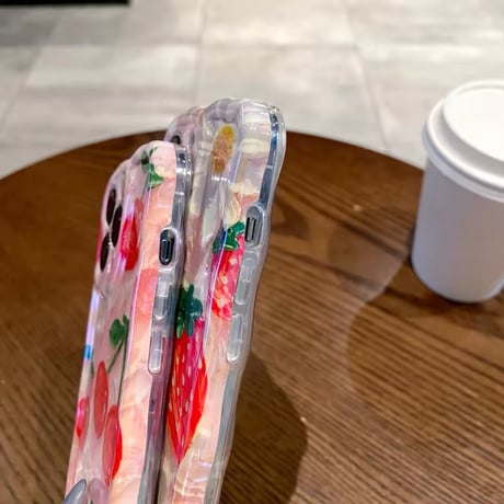 K22748 苺とチェリーのあまかわデザインiPhoneケース