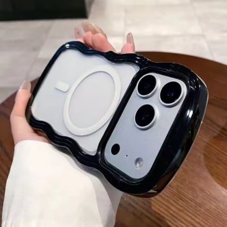 L62390 うねうねフレーム MagSafe対応クリアiPhoneケース