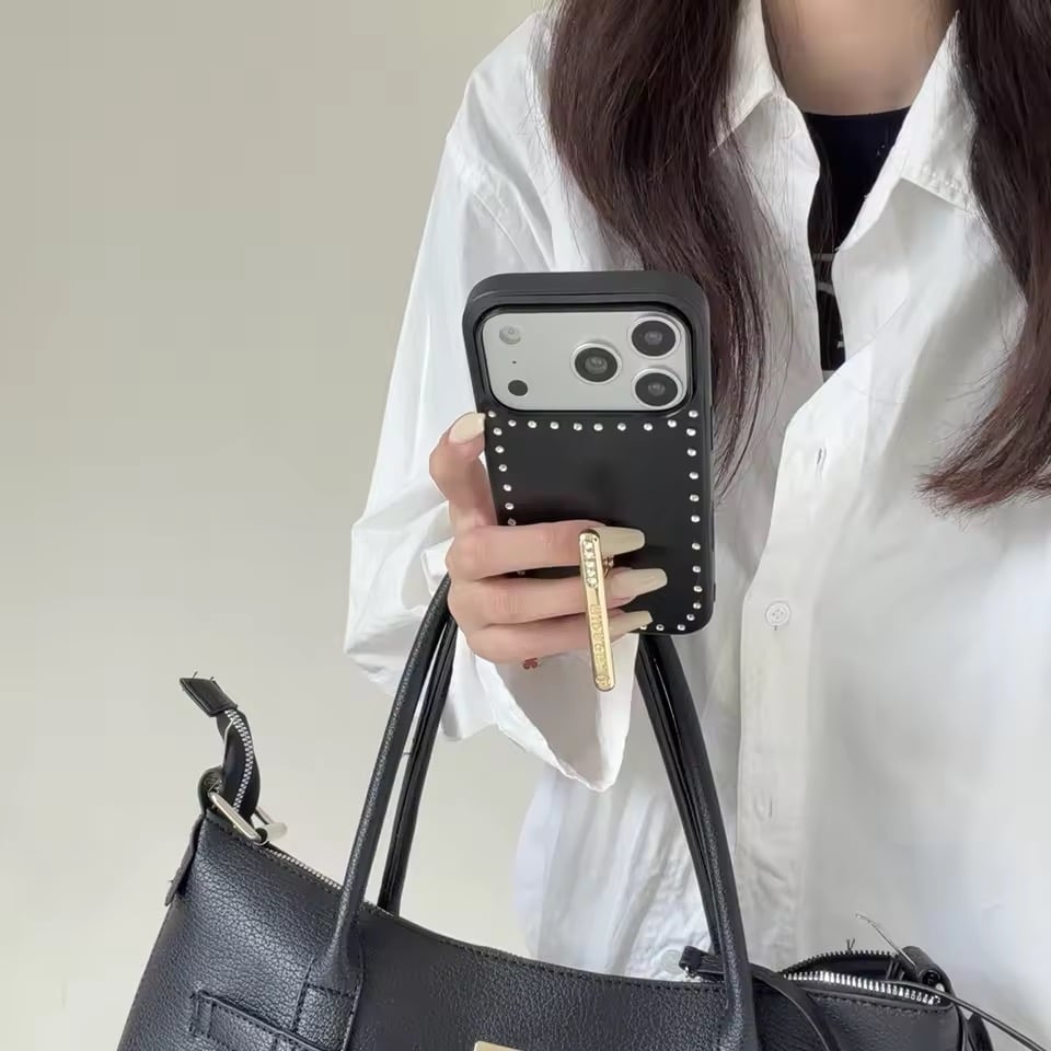 K23102 スタッズデザインスタンドiPhoneケース | nanomita