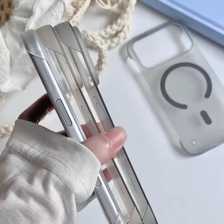 L62339 くもりクリア MagSafe対応 iPhoneケース