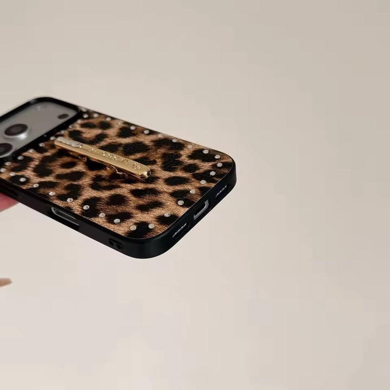 K23102 スタッズデザインスタンドiPhoneケース | nanomita