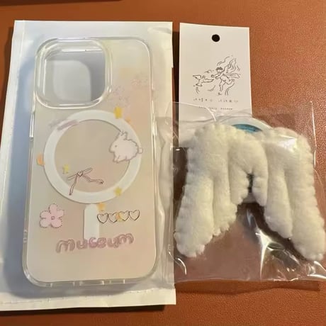 P0304 ふわもこエンジェルウィング MagSafeグリップ