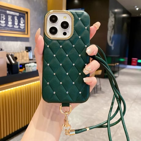 K22767 キルティングストラップ付きiPhoneケース