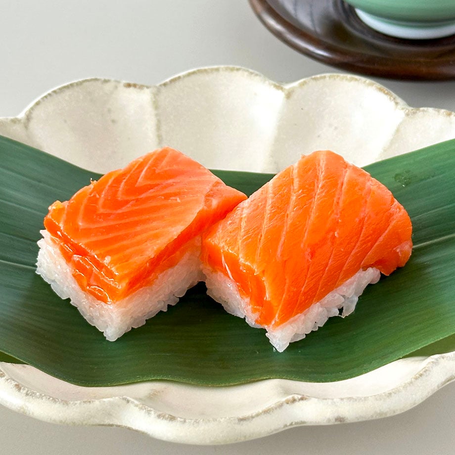 15切入厚切特選ますの寿し | 平ら寿し本舗