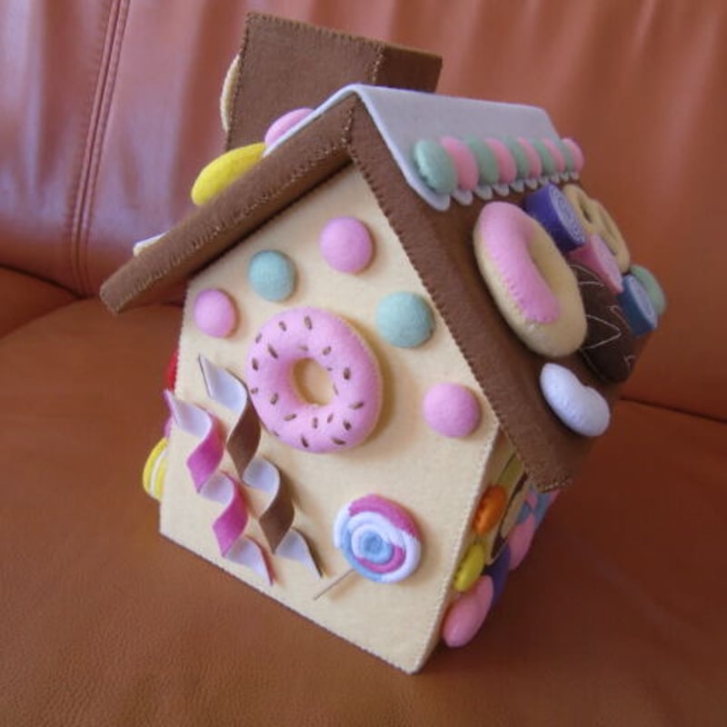 SHIDO-RICO フェルトで作るお菓子の家の小物入れ 型紙＆レシピ | shido