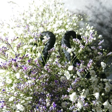 花ギフト  花 セット 切り花 プレゼント  贈り物　" かすみ草のかごバッグ アレンジメント タッセル付"