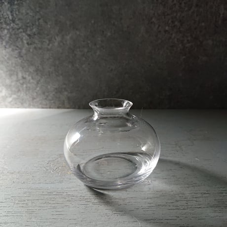 ”rindate -small-glass‐flower vase"　( "輪立(りんだて)-スモール・ガラス花瓶mini ）一輪挿し　花器　ガラス花器　ガラス花瓶　ガラス