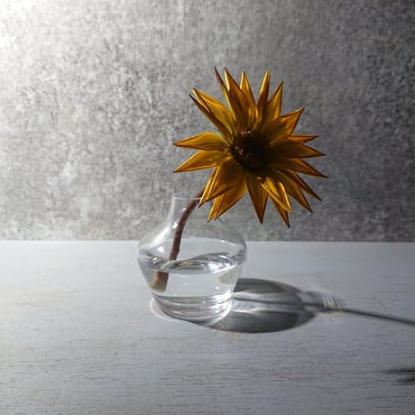 ”rindate - a single‐flower vase"( "輪立(りんだて) "-ガラス花瓶mini ）一輪挿し　ガラス　花瓶　花器　フラワーベース