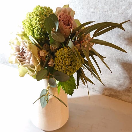 【ご要望多数につき延長】花ギフト  花 セット 切り花 プレゼント  贈り物　”小さなバラのブーケと花瓶”　くすみ　ローズ　バラ　ピンクベージュ　ニュアンスカラー