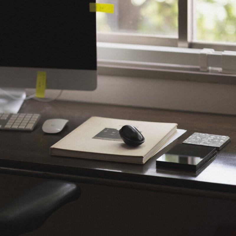 石ころ様 Leather Wrapped Stone / S | 山と猫