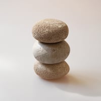 Kana Ueda / 積み石