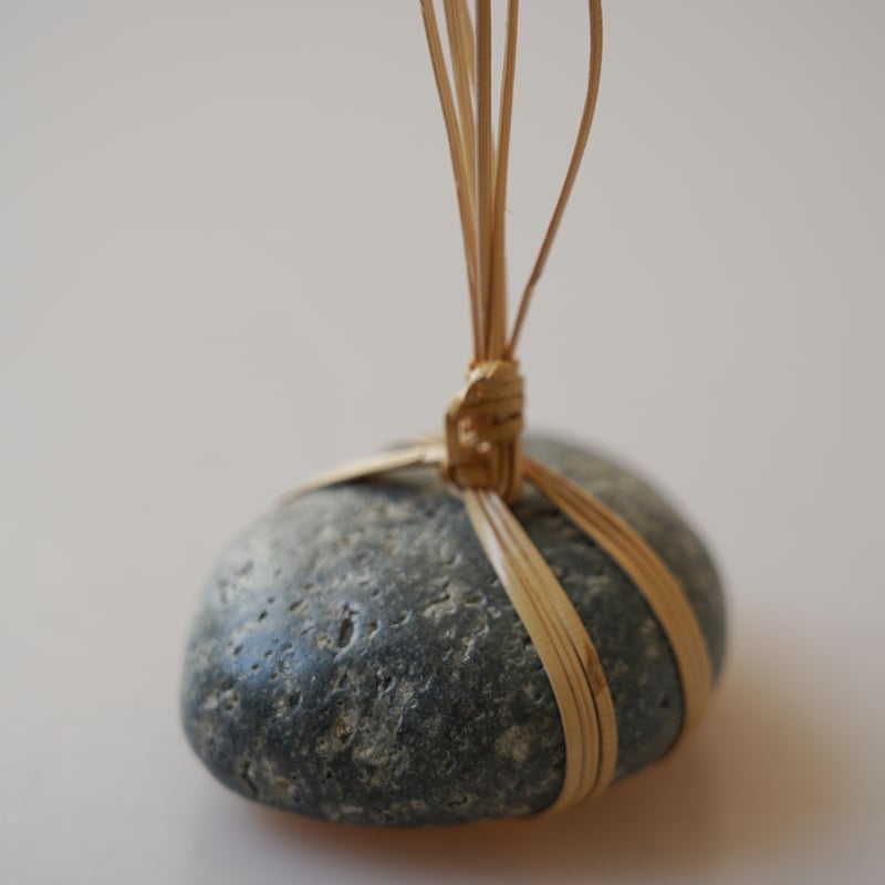 WRAPPED ROCKS TOMEISHI S SZ339 | 山と猫