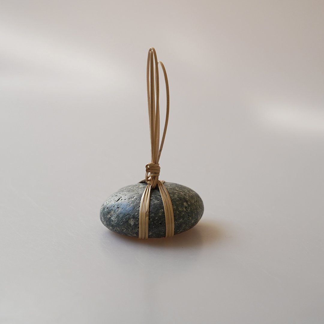 WRAPPED ROCKS TOMEISHI S SZ339 | 山と猫 SHIZU DESIGNS Wrapped