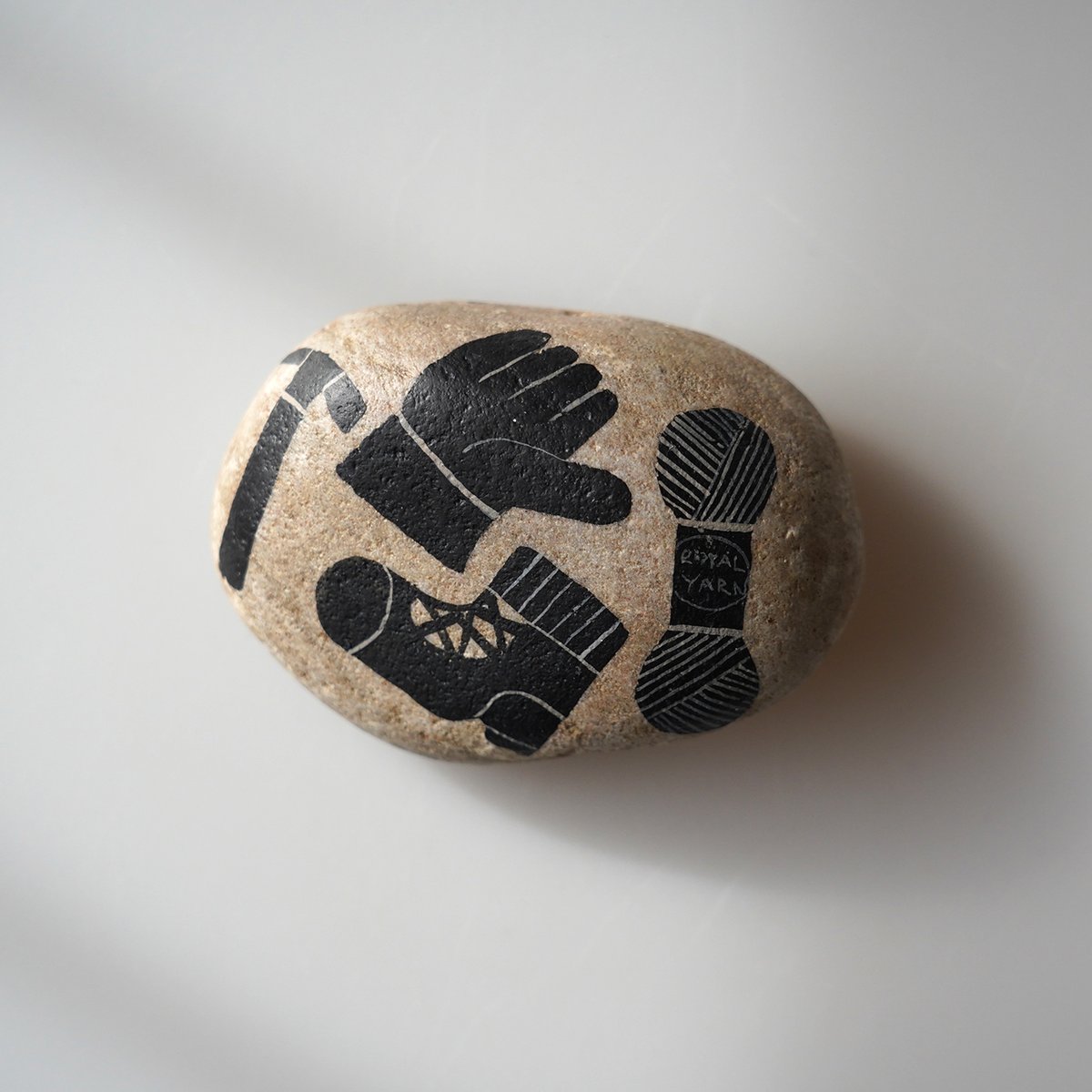 勝山八千代 / Paper Weight L | 山と猫