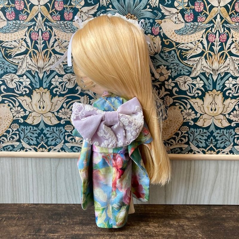 くろねこ呉服店『1/6 ブライス アイシードール 着物』ブルーローズ柄