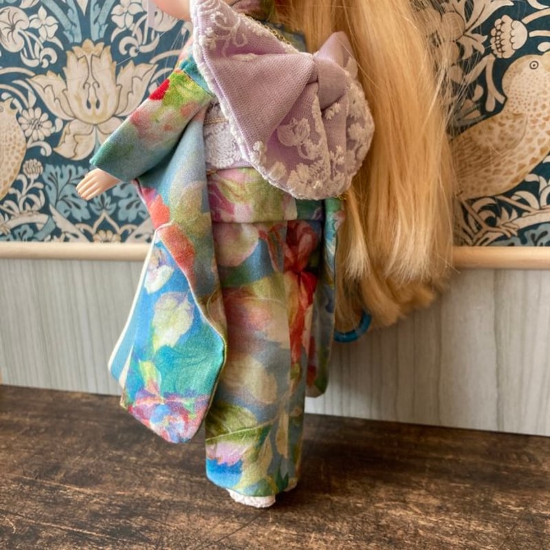 くろねこ呉服店『1/6 ブライス アイシードール 着物』ブルーローズ柄