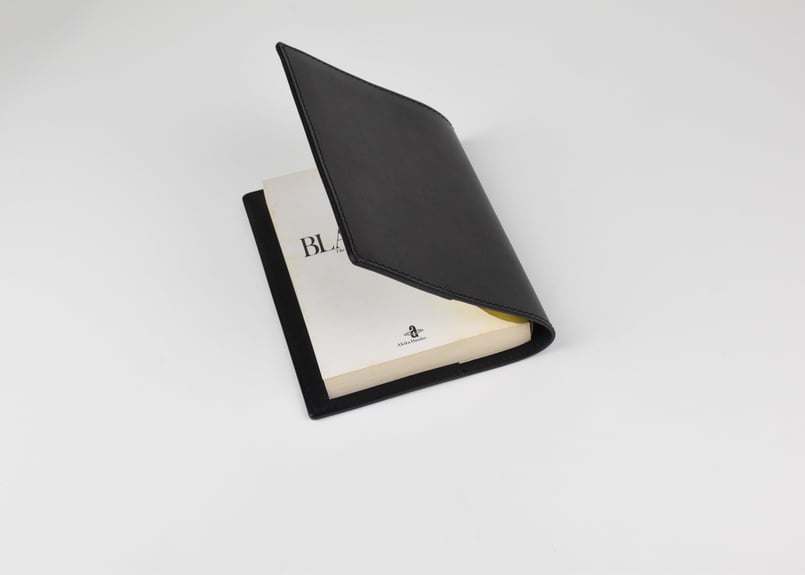 イタリア製　フック SALAS *受注生産 サラス ブックカバーA6 ITALIAN-SMOOTH | BLACK