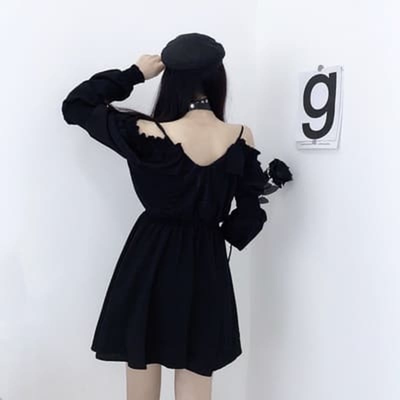 大きいサイズ☆M～5L☆胸元編上げリボン セクシー肩出し 黒ワンピース