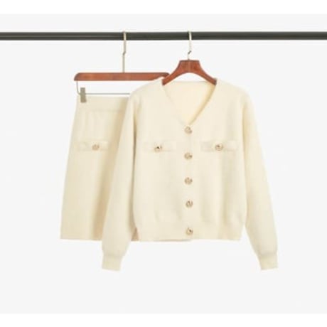 ★S～2L★オシャレニット  もこもこニット　上品感 Vネック  セーター   スカート ２セット [ホワイト]  8843