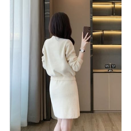 ★S～2L★オシャレニット  もこもこニット　上品感 Vネック  セーター   スカート ２セット [ホワイト]  8843