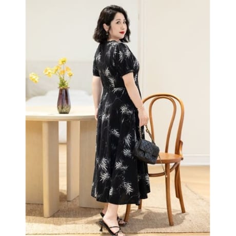 ★5L～9L ★通勤 パーティー 着痩せ 優雅 スクエアネック オシャレリーフ柄 シフォンワンピース [ブラック]  11062