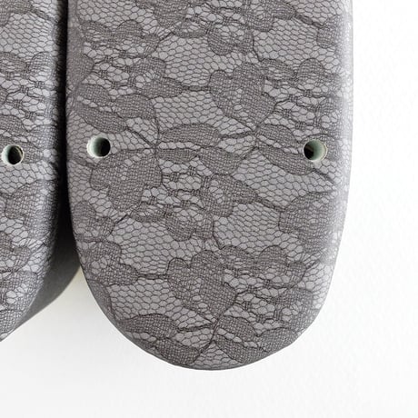 〈なおきちの草履〉フラワーレース・ディープグレー