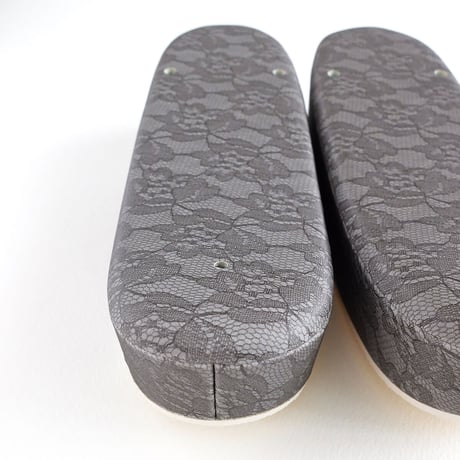 〈なおきちの草履〉フラワーレース・ディープグレー