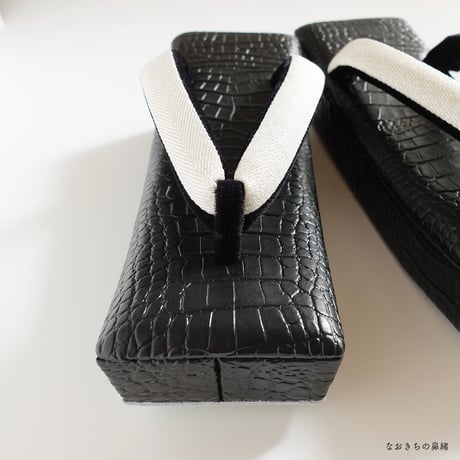〈即納品〉クロコダイル・マット・ブラック／M