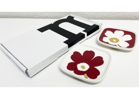 マリメッコ　UNIKKO　PLATE　ウニッコ　プレート　2PSC　10×10CM　ワインレッド ×ホワイト×ゴールド　70周年記念
